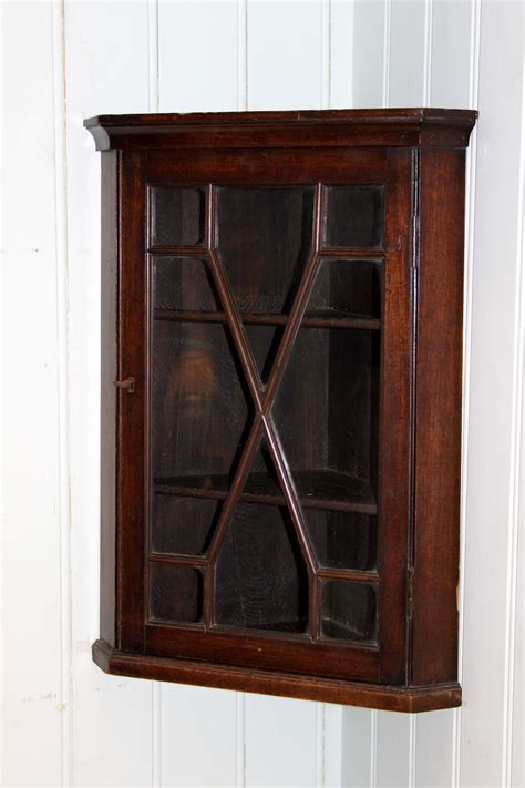 Maybe you would like to learn more about one of these? Small Mahogany Wall Mounted Corner Cabinet - Antiques Atlas