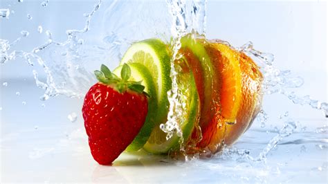 Fruit Slices Strawberry Lime Orange Water Splash Wallpaper