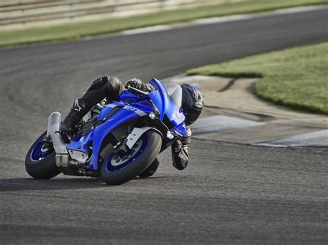 Daftar harga ini terus kami update setiap bulannya. Yamaha: arrivano le nuove Supersport YZF-R1M 2020 e YZF-R1 ...