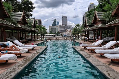 Luxury Hotel Review The Peninsula Bangkok A Complete Oasis And Getaway Within The City Foodicles
