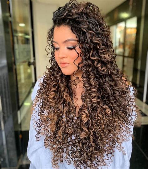 To avoid frizz at all costs, many of us are spending our free time searching the net for the best frizzy hair products like serums or best shampoo for frizzy hair options. 10 Best Long Layered Hairstyles for Curly Hair (2021 Trend)