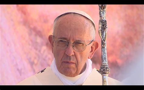 Papież franciszek postanowił chyba, że za jego pontyfikatu kościół katolicki zostanie zmieniony, a raczej przeorany, tak, że pozostanie tylko go zlikwidować. Papież Franciszek: Cytaty Papieża Franciszka