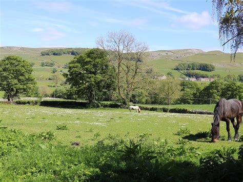 Profitieren sie beispielsweise vom elektronischen kontoauszug. Low Bank - Dog Friendly Cottage in Austwick - Yorkshire ...