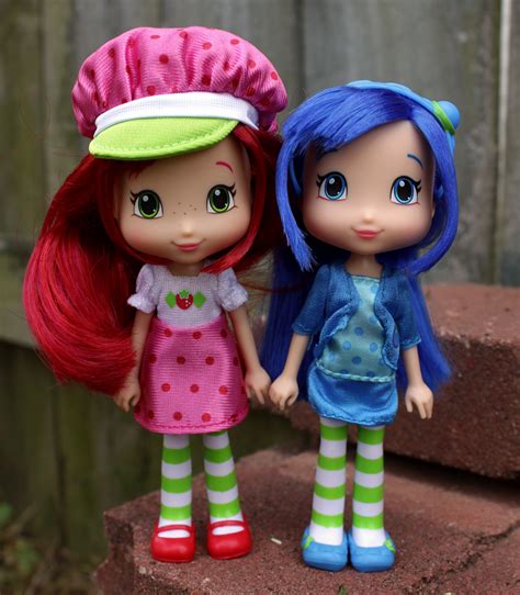 Dollypanic Review Of The Strawberry Shortcake Dolls By The Bridge Direct