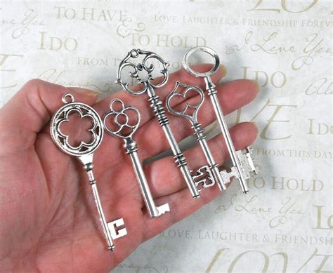 25 Fancy Skeleton Keys Silver Tone Large And Xl Pendants Etsy