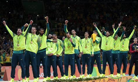 Em aberto ficou só a posição de goleiro, que poderá ter prass na meta. Relembre a conquista da medalha de ouro do vôlei masculino na Rio-2016