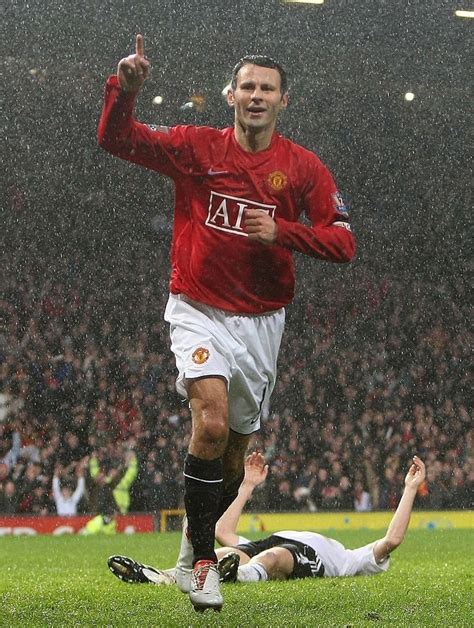 Select from premium ryan giggs of the highest quality. Ryan Giggs Manchester United | Ryan giggs, Manchester ...