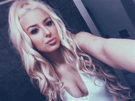 Tana Mongeau Sexy Pictures 35 Pics Sexy Youtubers