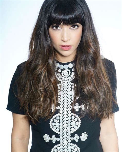 Picture Of Hannah Simone