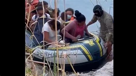 Grupo De Migrantes Cruzando El Río Bravo Es Captado En Video