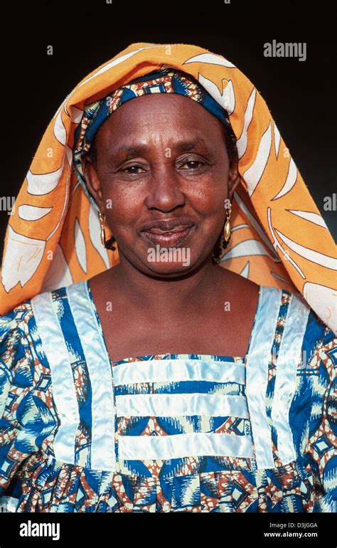 Fulani Tribe Woman Tattoo Hi Res Stock Photography And Images Alamy