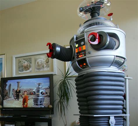List 90 Pictures Pictures Of The Robot From Lost In Space Updated