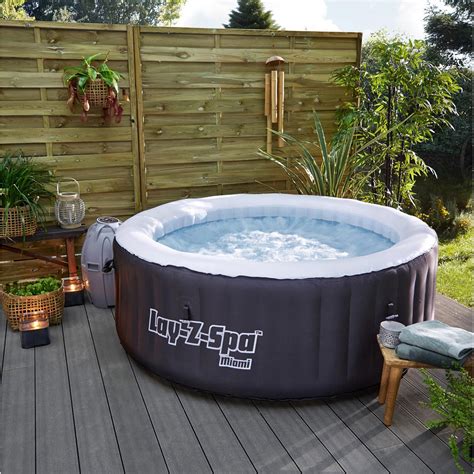 Spa Gonflable Dans Une Cave Spa Gonflable Jacuzzi Ext Rieur Gonflable Jacuzzi Gonflable