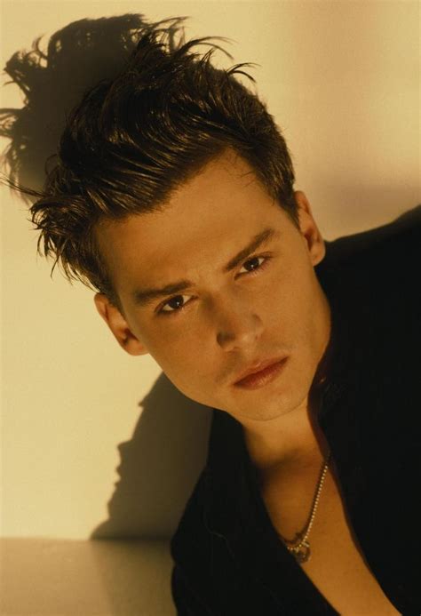30 Amazing Photographs of a Young and Hot Johnny Depp From Between the 