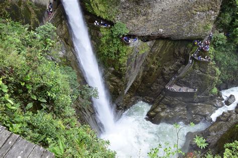 Premium Photo Pailon Del Diablo Mountain River And Waterfall In The