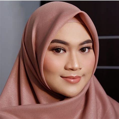 Make Up Wisuda Kondangan Photoshoot Jasa Beauty Services Di Carousell