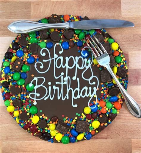 Personalized chocolate gifts happy birthday. Happy Birthday Chocolate Pizza - Edible Birthday Gifts