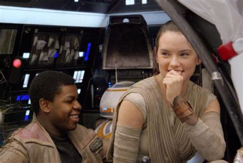 Rey Et Finn Ne Se Quitteraient Plus Dans Star Wars Episode Ix