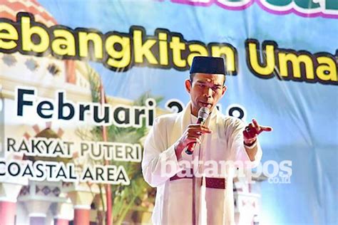Zonkuliah ceramah agama yang menyentuh hati oleh ustaz wadi annuar Tausiah Ustaz Somad Dipadati Warga - batampos.co.id