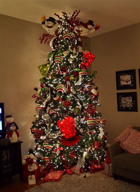 10 Christmas Tree With Large Ornaments Decoomo