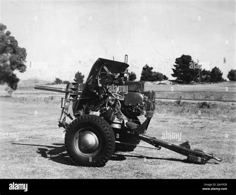 British 2 Pounder Anti Tank Gun May 2 1941 Stock Photo Alamy