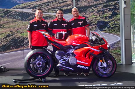 The vehicle has ducati testastretta. 2020-ducati-superleggera-v4-malaysia-launch-price-specs-10 ...