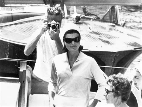 30 Rare And Candid Photographs Capture Jackie Kennedy On Vacation In Ravello Italy During The