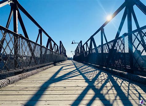 Wallace Avenue Footbridge A Temporary Fix Becomes A Landmark