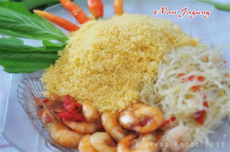 Selanjutnya, rebus jagung pipil dengan menggunakan api sedang atau kecil selama empat menit. Aneka Kuliner Khas Madura Yang Nikmat | Pariwisata Indonesia