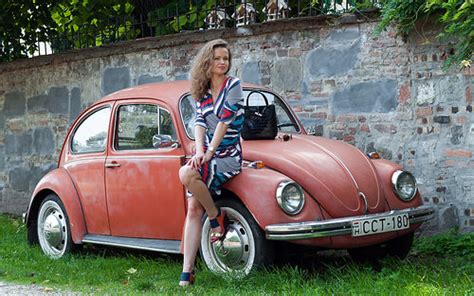 Volkswagen Maggiomodelli Beetle Volkswagen E Sexy Girl Play Volkswagen