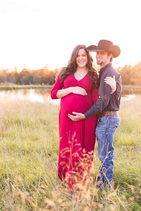 Western Maternity Pictures | Maternity pictures, Western maternity, Fall maternity photos