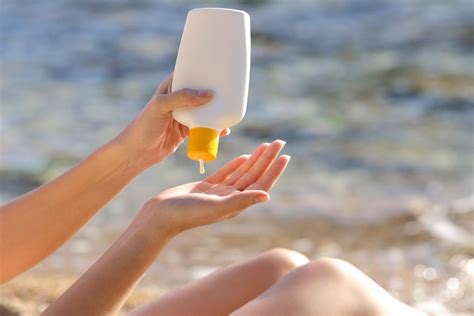 7 Sunscreen Mistakes Youre Making Readers Digest