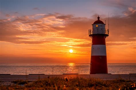 Der Leuchtturm Im Sonnenuntergang Foto And Bild Beach Sonnenuntergang