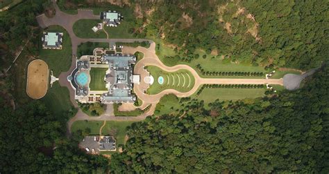 Guitar House A Mega Mansion In Alabama Inspired By European Castles