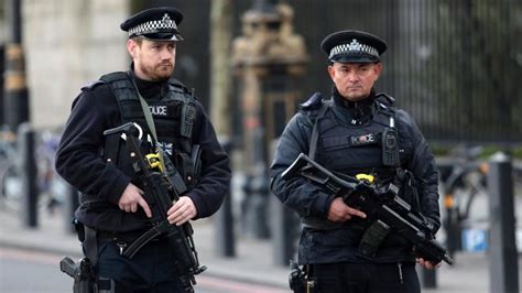 Most Of Englands Cops Dont Carry Guns — But They Might Start