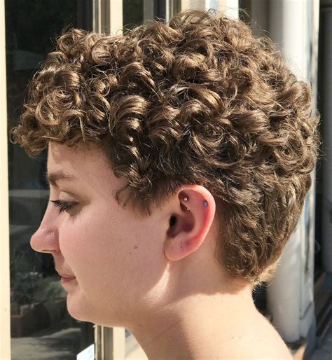 Most Delightful Short Wavy Hairstyles Cheveux courts bouclés Cheveux courts Coiffures