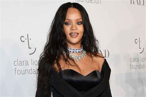 Rihannas Makeup Artist Priscilla Ono Reveals How The Star Sets Her