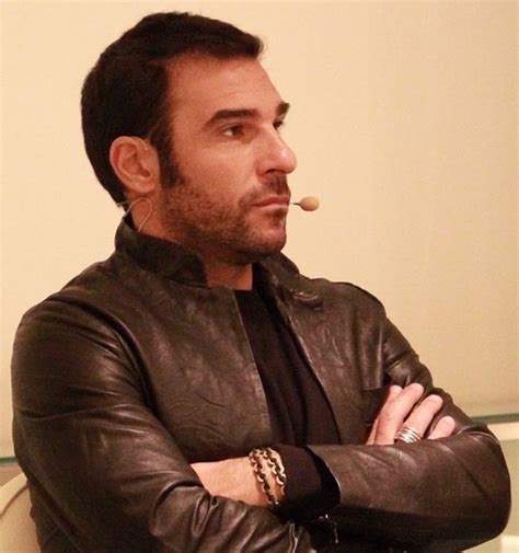 He is an actor and writer, known for diciotto anni dopo (2010), noi e la giulia (2015) and. Loro Chi? Marco Giallini ed Edoardo Leo raccontano i ...