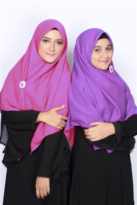 Bila benar jilbab berhubungan dengan keyakinan & kesadaran, ia tak perlu peraturan. 10+ Ide Warna Kerudung Ungu Muda - The Fashion Eggplant