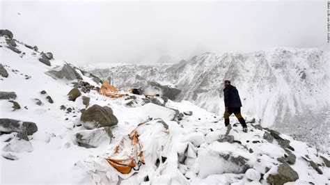 Mount Everest New Avalanches From Aftershocks In Nepal Cnn