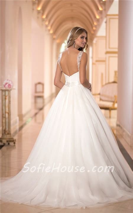 Princess Ball Gown Sweetheart Tulle Beaded Wedding Dress With Straps Sash