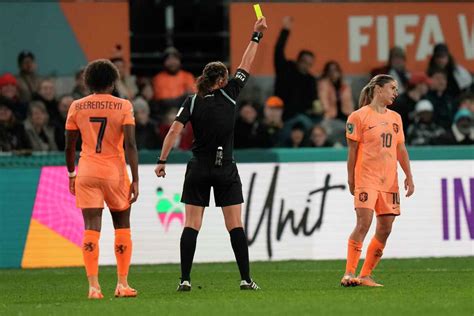netherlands scores early then shuts down portugal at women s world cup