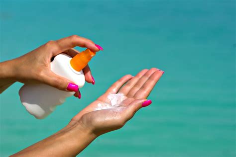 does sunscreen expire you bet it does here s what you need to know