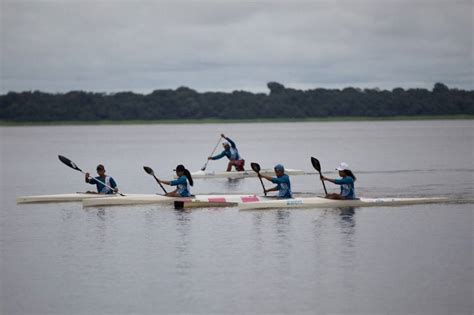 Essas canoas fizeram parte da 4 olimpíadas indigenas do alto solimões evento que reúne os indios da etnia ticuna e cocama que ficam localizadas nas. Campeonato de canoagem revela atletas indígenas com ...