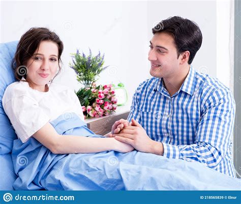 Caring Loving Husband Visiting Pregnant Wife In Hospital Stock Image Image Of Medical