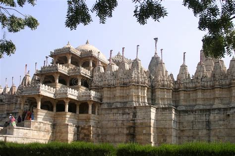 Insgesamt vier der großen religionen finden in indien ihren ursprung: Jain Tempel, Der Chittorgarh Rajasthan Indien Schnitzt ...