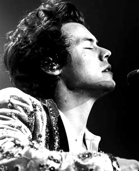 Pin By 🐮𝐊𝐀𝐄𝐘𝐋𝐀🐮 On Barry Styles Harry Styles Live Harry Styles