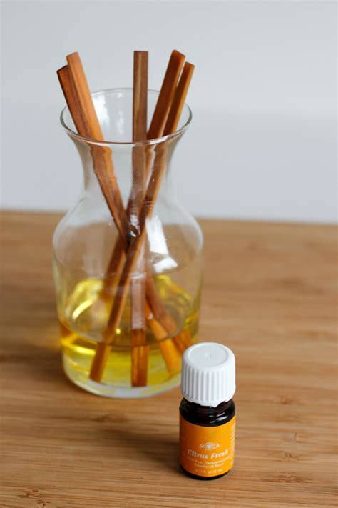 Within minutes i could smell bergamot, my favorite oil. How to Make a DIY Reed Diffuser | Make and Takes