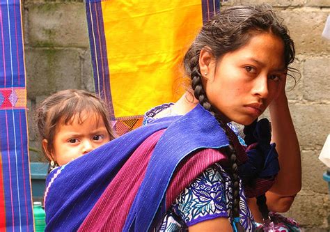 Entre La Tradición Y El Cambiomujeres Jóvenes Indígenasde Chiapas