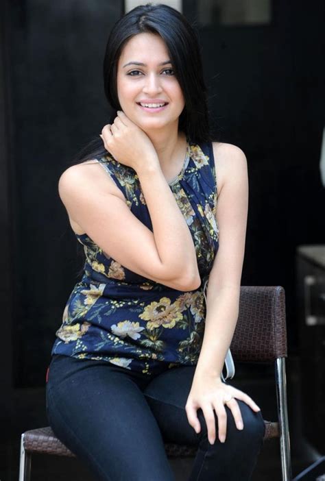 Actress Kriti Kharbanda Cute Smiling Photos Movie Photos Gallery